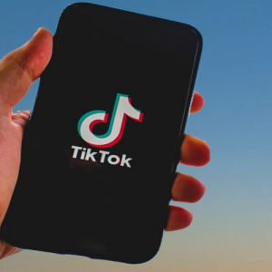 TikTok Adds Photo Mode for Pictures and 2,200-Character Long Captions for Video Clips