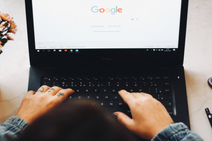 Google Docs Updates and Launches Emoji Reactions