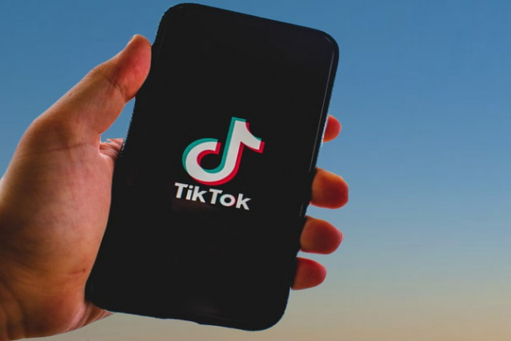 TikTok Adds Photo Mode for Pictures and 2,200-Character Long Captions for Video Clips