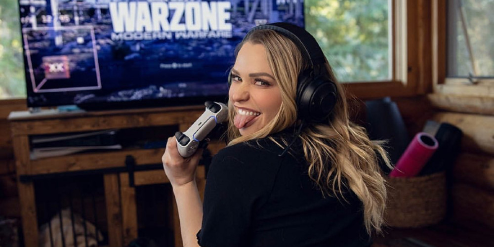 A Butt Clip Breaks Twitch Records in May 2021 Poster