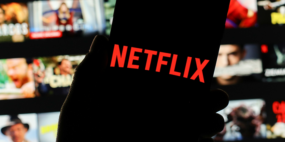 What to Do If Netflix App on Your iPhone Doesn’t Work Poster