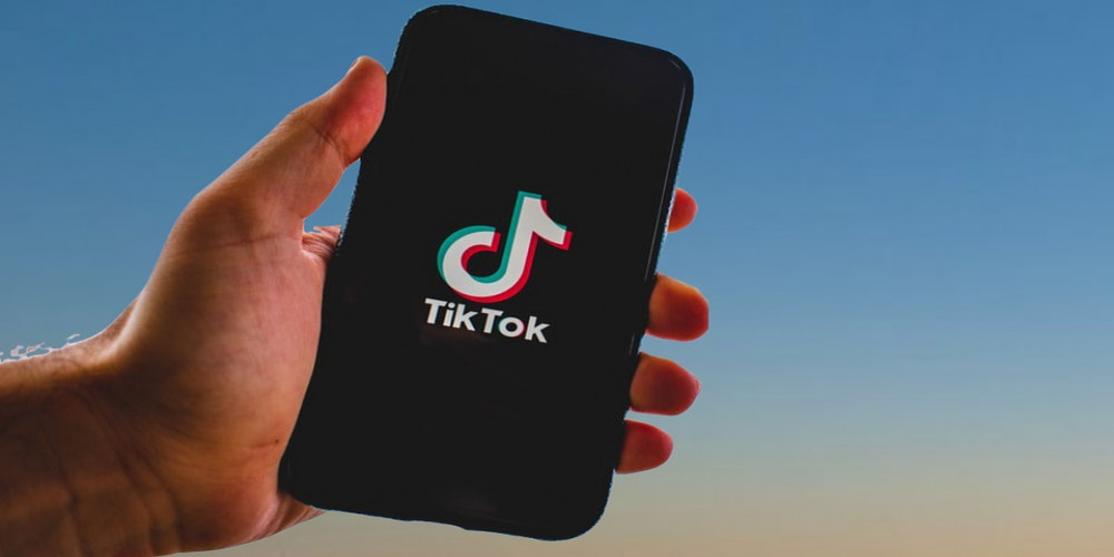 TikTok Adds Photo Mode for Pictures and 2,200-Character Long Captions for Video Clips Poster
