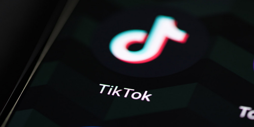 TikTok Plans to Introduce Creator Revenue Share Program as User Growth Stalls Poster